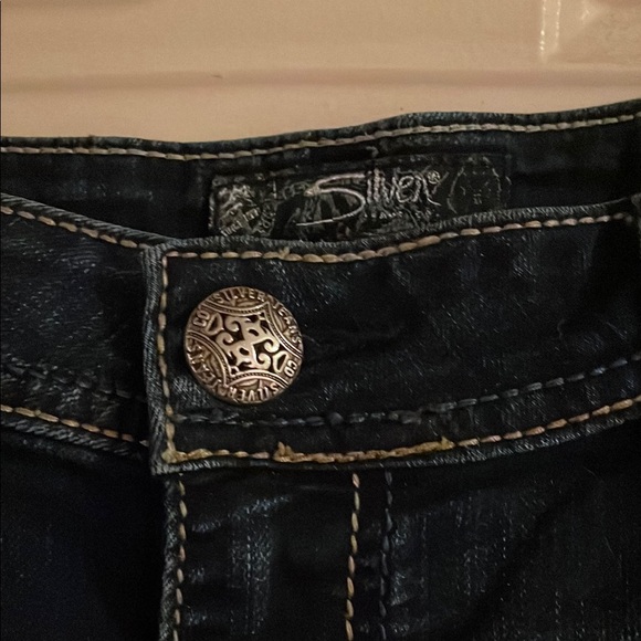 Silver Jeans - Picture 2 of 6